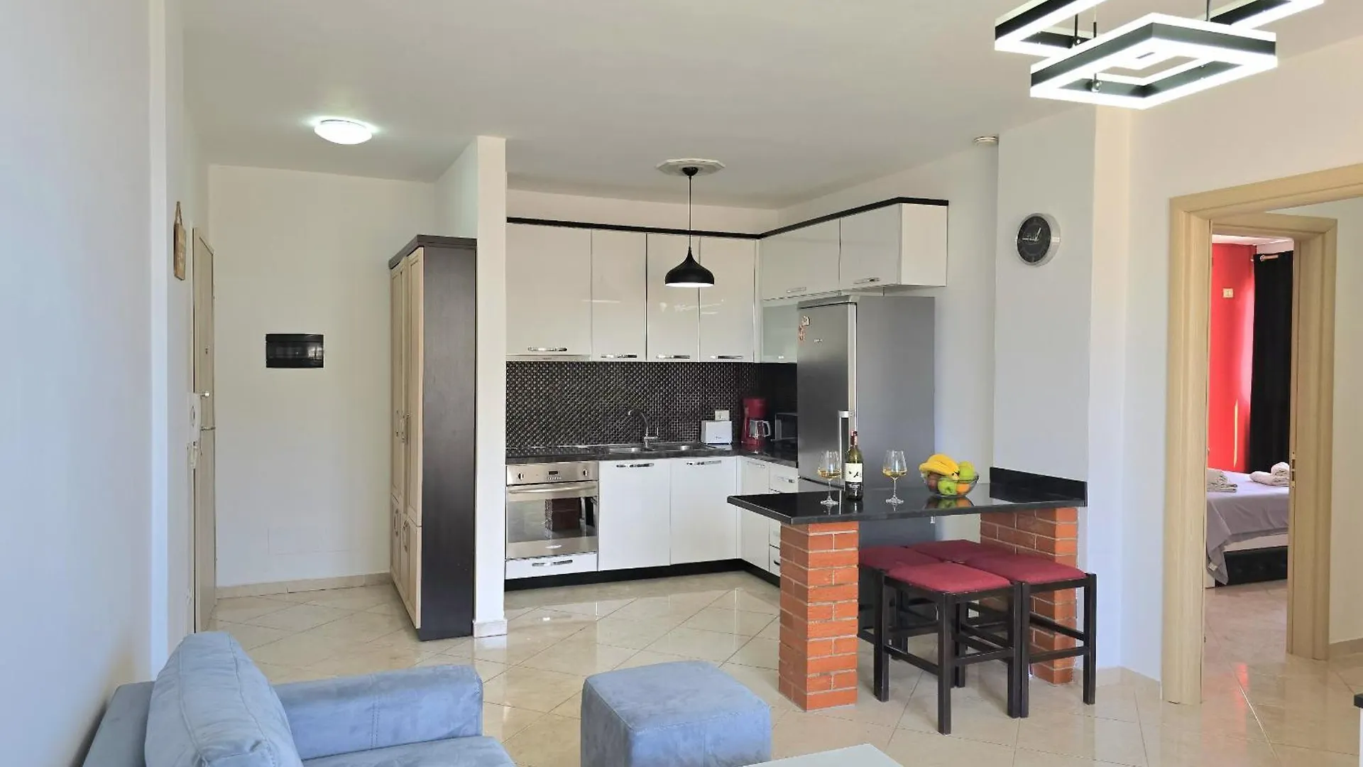 Sea View Holiday Apartment 073